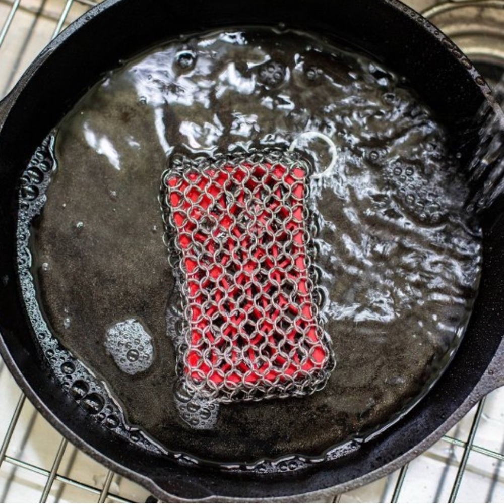 Lodge Chainmail Scrubber Stainless Steel Cast Iron Cleaning Tool,Dishwasher-Safe - Picture 2 of 6